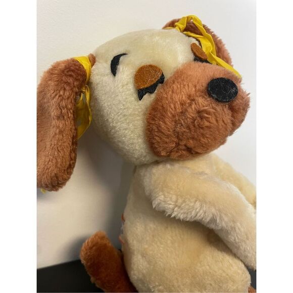 R. DAKIN Hugging Drooper Dog Plush-1976 Vintage Wht/Brn Puppy Stuffed Animal - Picture 3 of 7